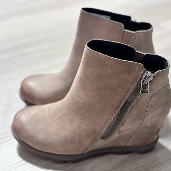Women's Taupe Wedge Ankle Boots - Picture 5 of 9